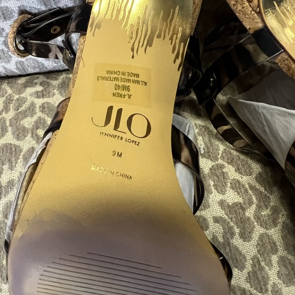 Shoes - Picture 6 of 6